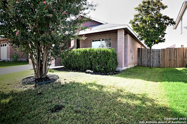 Listing photo id 0 for 8155 Heights Valley