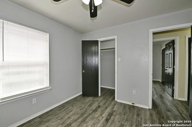 Listing photo id 21 for 8155 Heights Valley