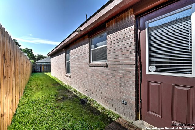 Listing photo id 25 for 8155 Heights Valley