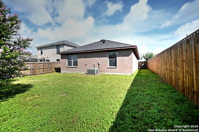 Listing photo id 27 for 8155 Heights Valley