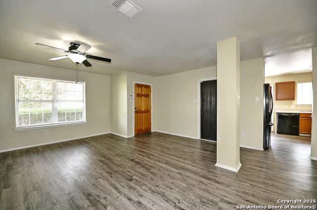 Listing photo id 6 for 8155 Heights Valley