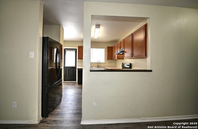 Listing photo id 7 for 8155 Heights Valley