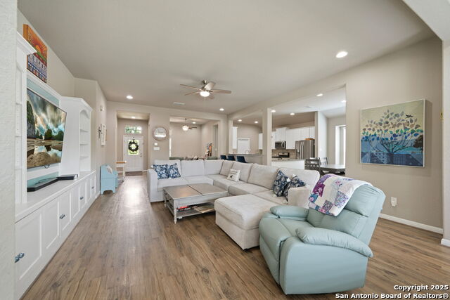 Listing photo id 9 for 9743 Monken  
