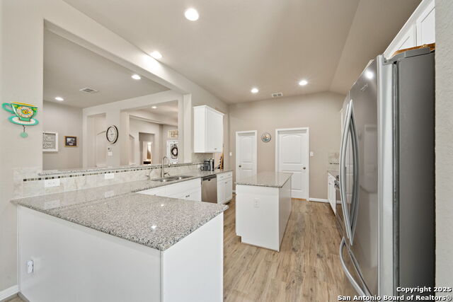Listing photo id 11 for 9743 Monken  