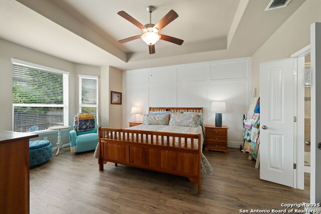 Listing photo id 16 for 9743 Monken  