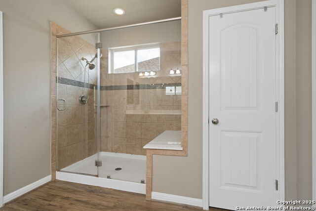 Listing photo id 21 for 9743 Monken  