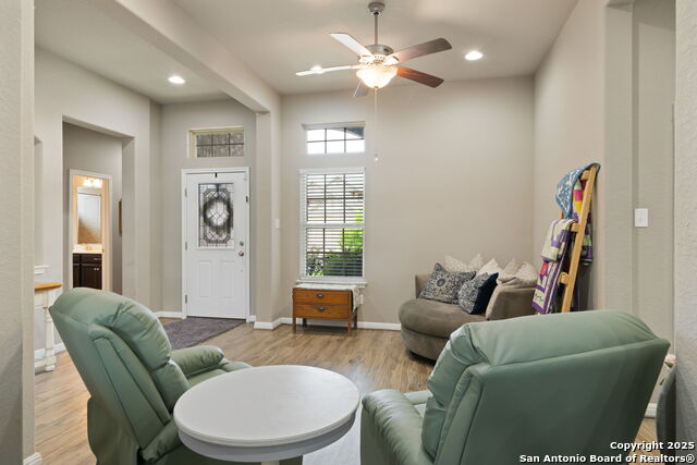 Listing photo id 3 for 9743 Monken  
