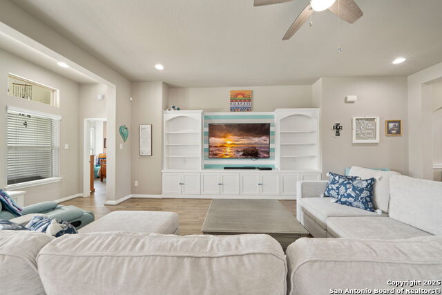 Listing photo id 7 for 9743 Monken  