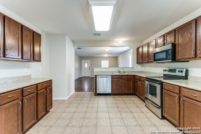 Listing photo id 9 for 16210 Rosebud Vista