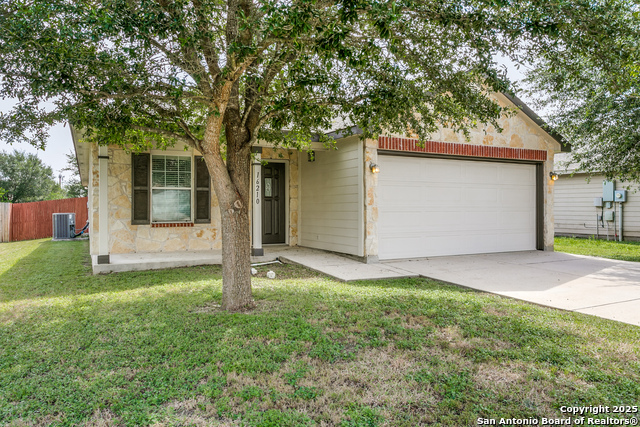 Listing photo id 1 for 16210 Rosebud Vista
