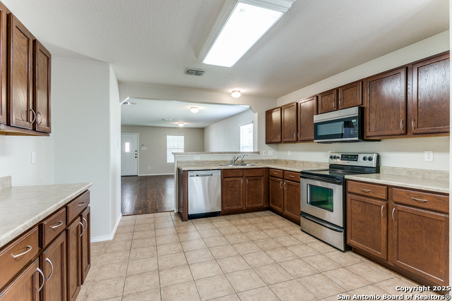 Listing photo id 7 for 16210 Rosebud Vista