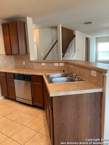 Image 4 of 21 For 451 Dolly Dr