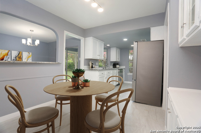 Listing photo id 8 for 10507 Luzon Dr
