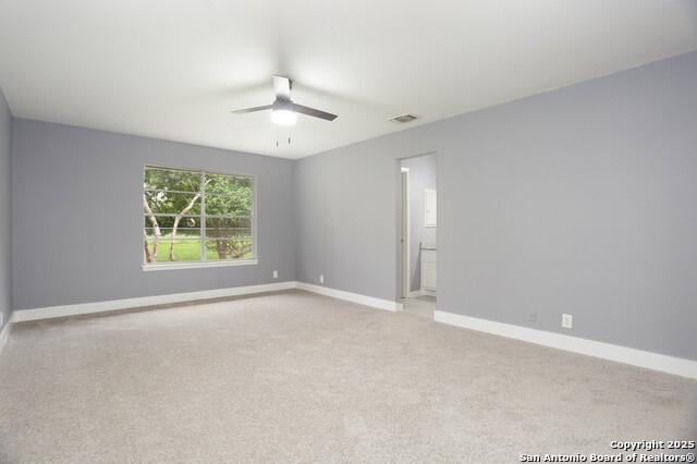 Listing photo id 14 for 10507 Luzon Dr
