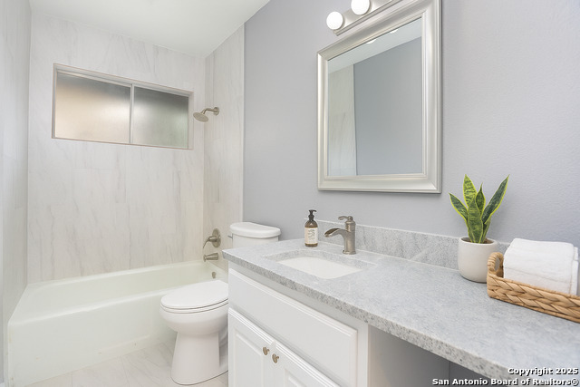 Listing photo id 24 for 10507 Luzon Dr