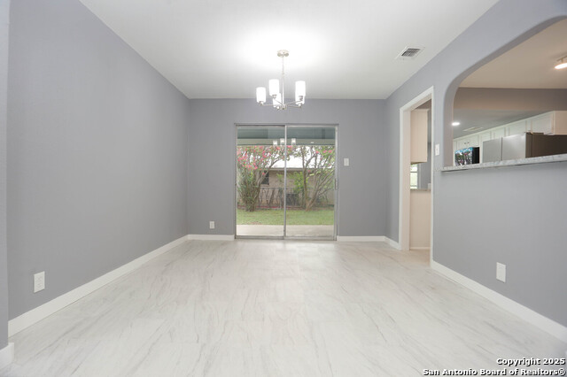 Listing photo id 7 for 10507 Luzon Dr