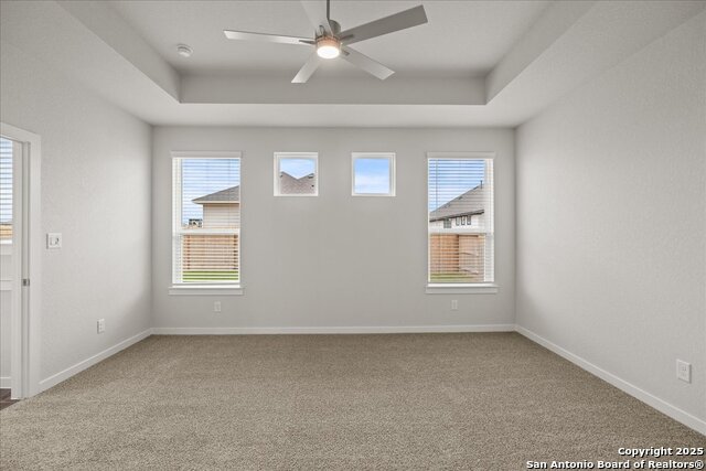 Listing photo id 10 for 533 Canyon Live Oak