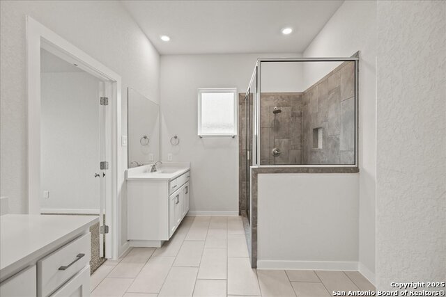 Listing photo id 11 for 533 Canyon Live Oak