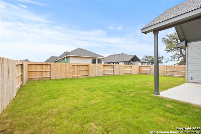 Listing photo id 14 for 533 Canyon Live Oak