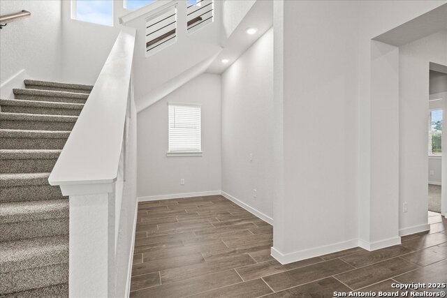 Listing photo id 2 for 533 Canyon Live Oak