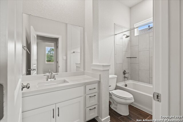 Listing photo id 4 for 533 Canyon Live Oak