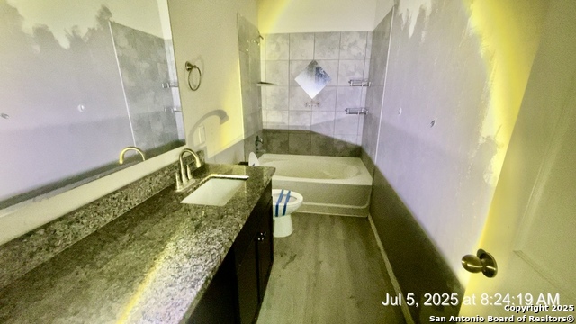 Listing photo id 8 for 7514 Overview Pl