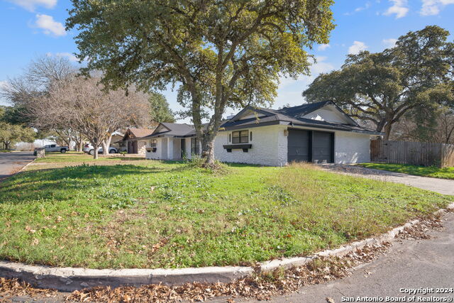 Image 4 of 38 For 702 Fawndale