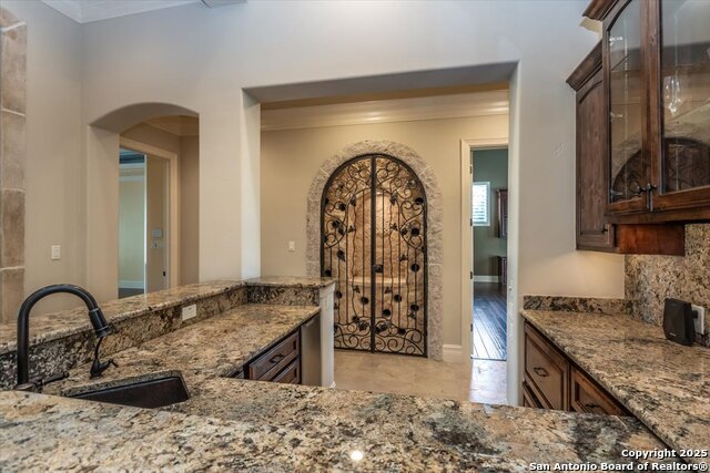 Listing photo id 14 for 11306 Anaqua Springs