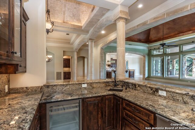 Listing photo id 15 for 11306 Anaqua Springs