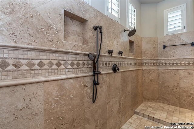 Listing photo id 25 for 11306 Anaqua Springs