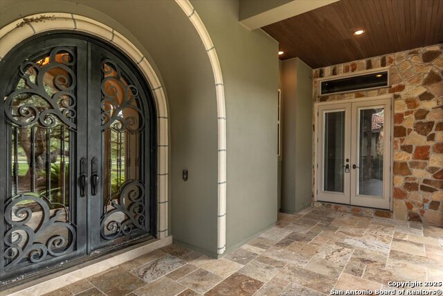 Listing photo id 1 for 11306 Anaqua Springs