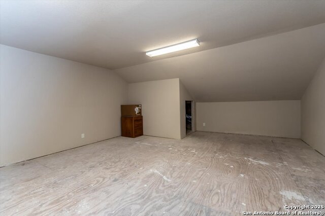 Listing photo id 29 for 11306 Anaqua Springs