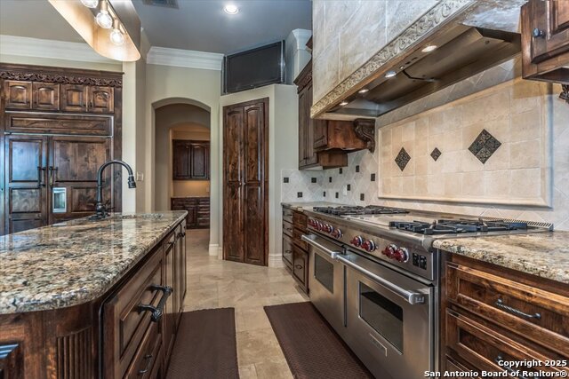 Listing photo id 6 for 11306 Anaqua Springs