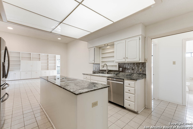 Listing photo id 11 for 3515 Hunters Dawn