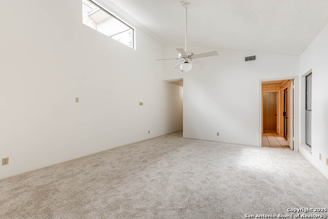 Listing photo id 16 for 3515 Hunters Dawn