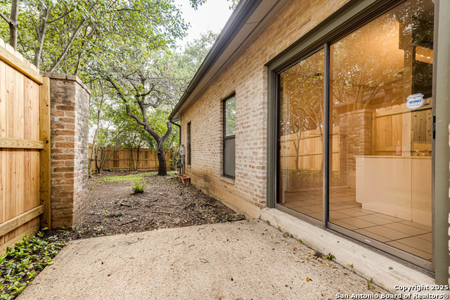 Listing photo id 28 for 3515 Hunters Dawn