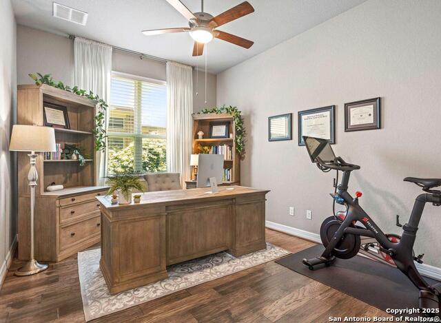 Listing photo id 13 for 11318 Ivy Cadence