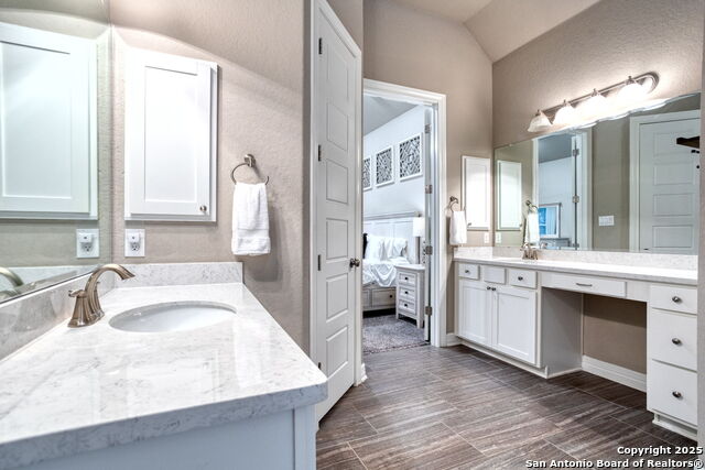 Listing photo id 23 for 11318 Ivy Cadence
