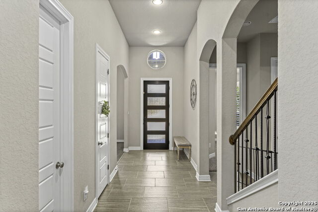 Listing photo id 2 for 11318 Ivy Cadence