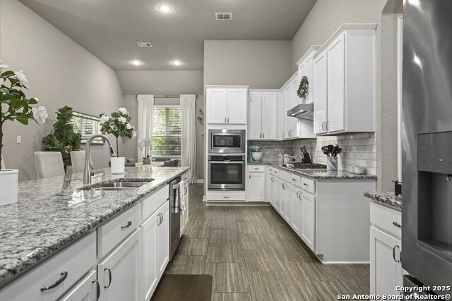 Listing photo id 4 for 11318 Ivy Cadence