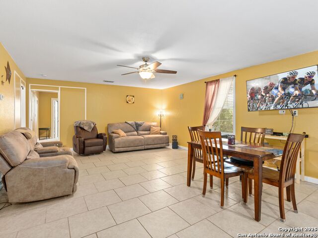 Listing photo id 11 for 4386 Morningside