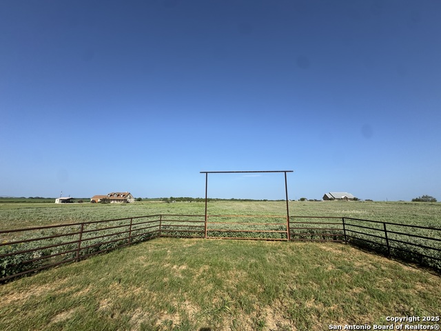 Details for 00 Fm 462  , Bigfoot, TX 78005