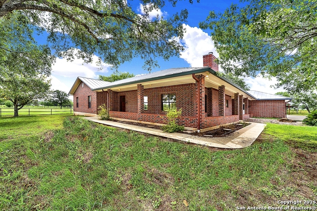 Listing photo id 8 for 101 Ranch