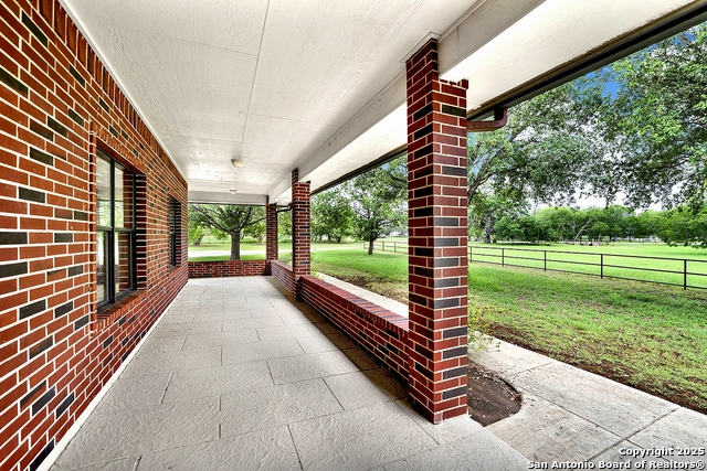 Listing photo id 9 for 101 Ranch