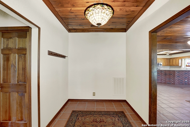 Listing photo id 12 for 101 Ranch