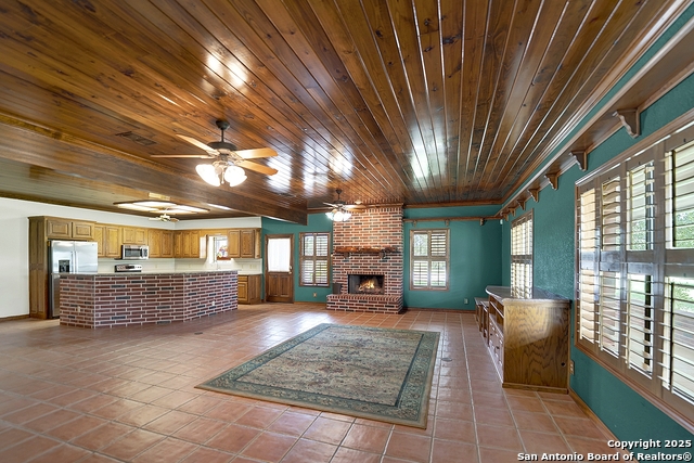 Listing photo id 13 for 101 Ranch