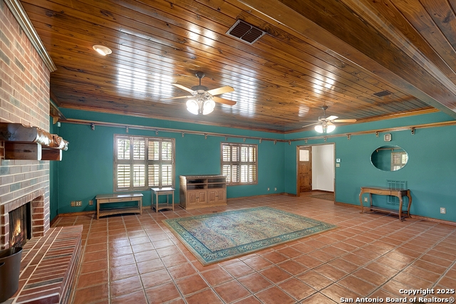 Listing photo id 15 for 101 Ranch