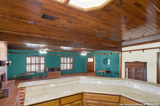 Listing photo id 23 for 101 Ranch