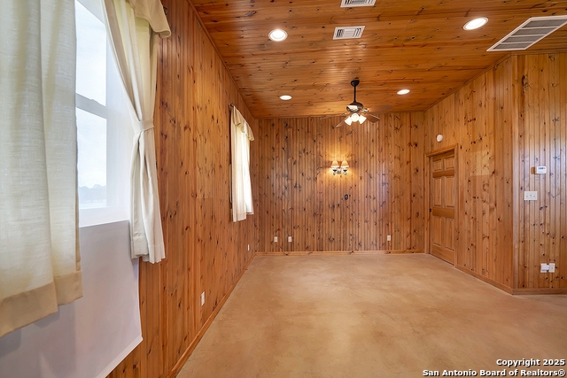 Listing photo id 30 for 101 Ranch