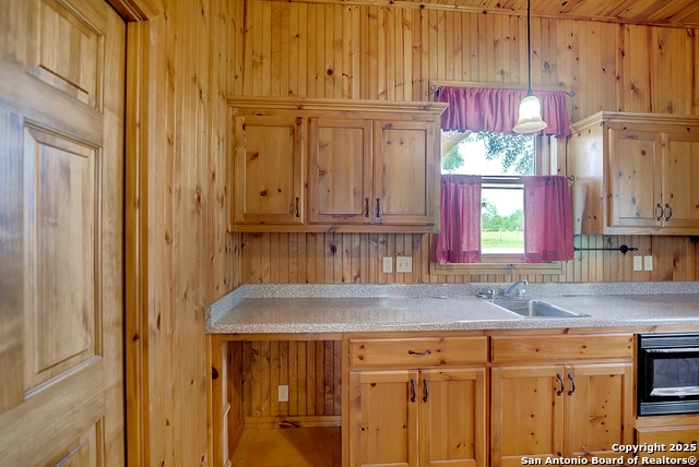 Listing photo id 46 for 101 Ranch